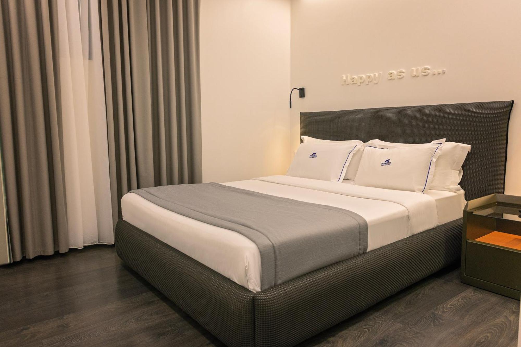 Maritim Marina Bay Resort Spa & Casino Adult Friendly Vlorë Extérieur photo A room at the hotel