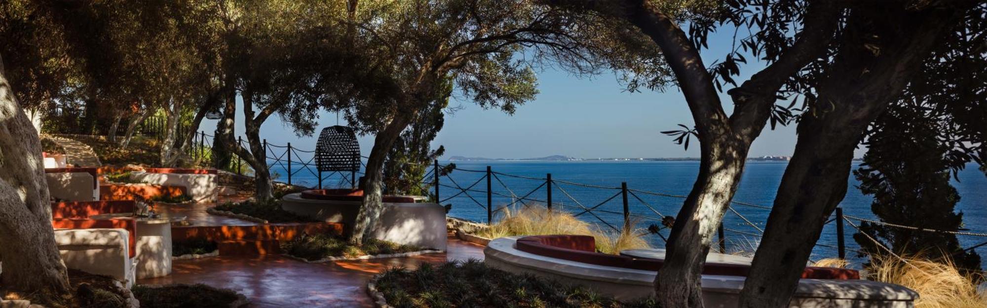 Maritim Marina Bay Resort Spa & Casino Adult Friendly Vlorë Extérieur photo The seafront of the hotel