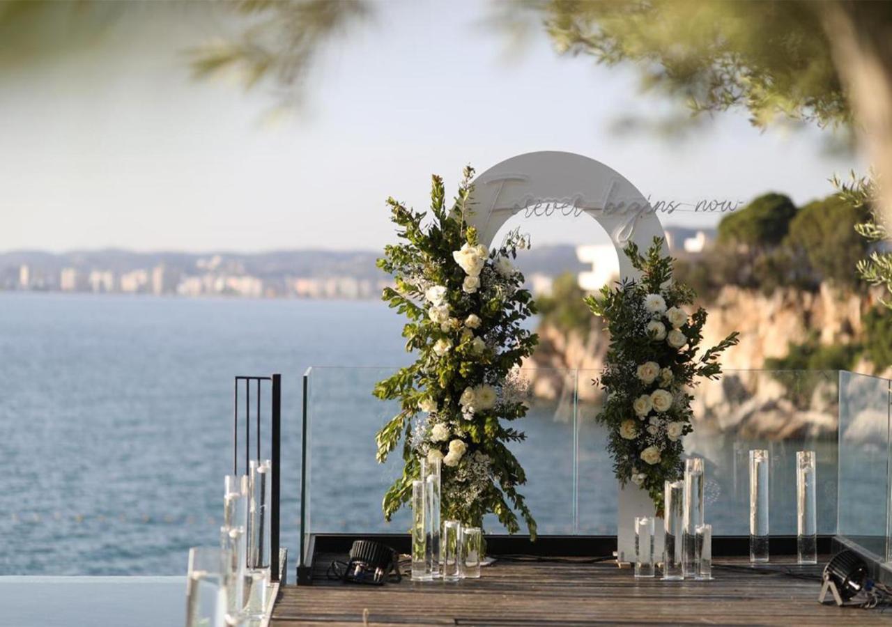 Maritim Marina Bay Resort Spa & Casino Adult Friendly Vlorë Extérieur photo Wedding ceremony at the beach