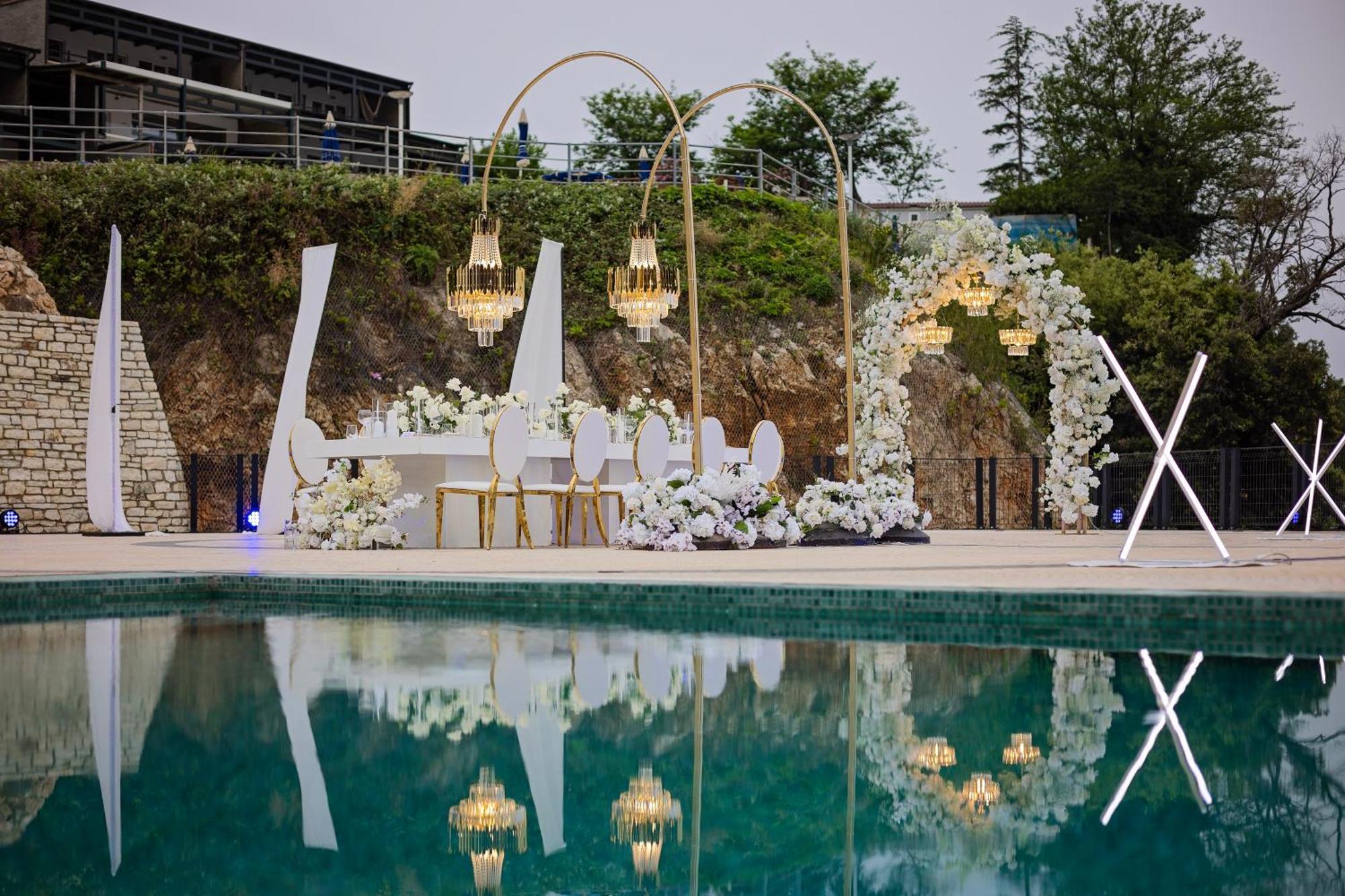 Maritim Marina Bay Resort Spa & Casino Adult Friendly Vlorë Extérieur photo Wedding at the hotel