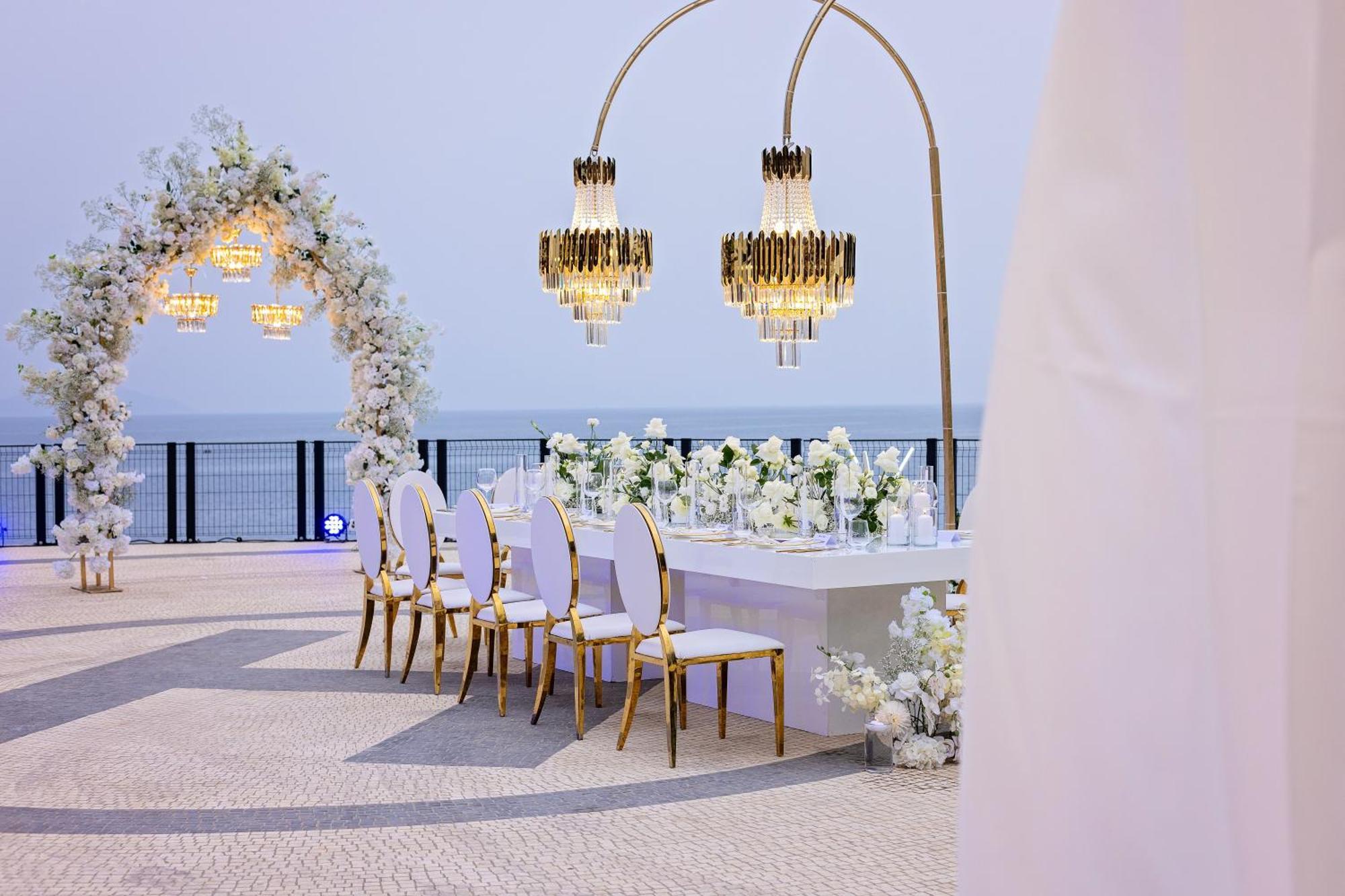 Maritim Marina Bay Resort Spa & Casino Adult Friendly Vlorë Extérieur photo Wedding at the hotel